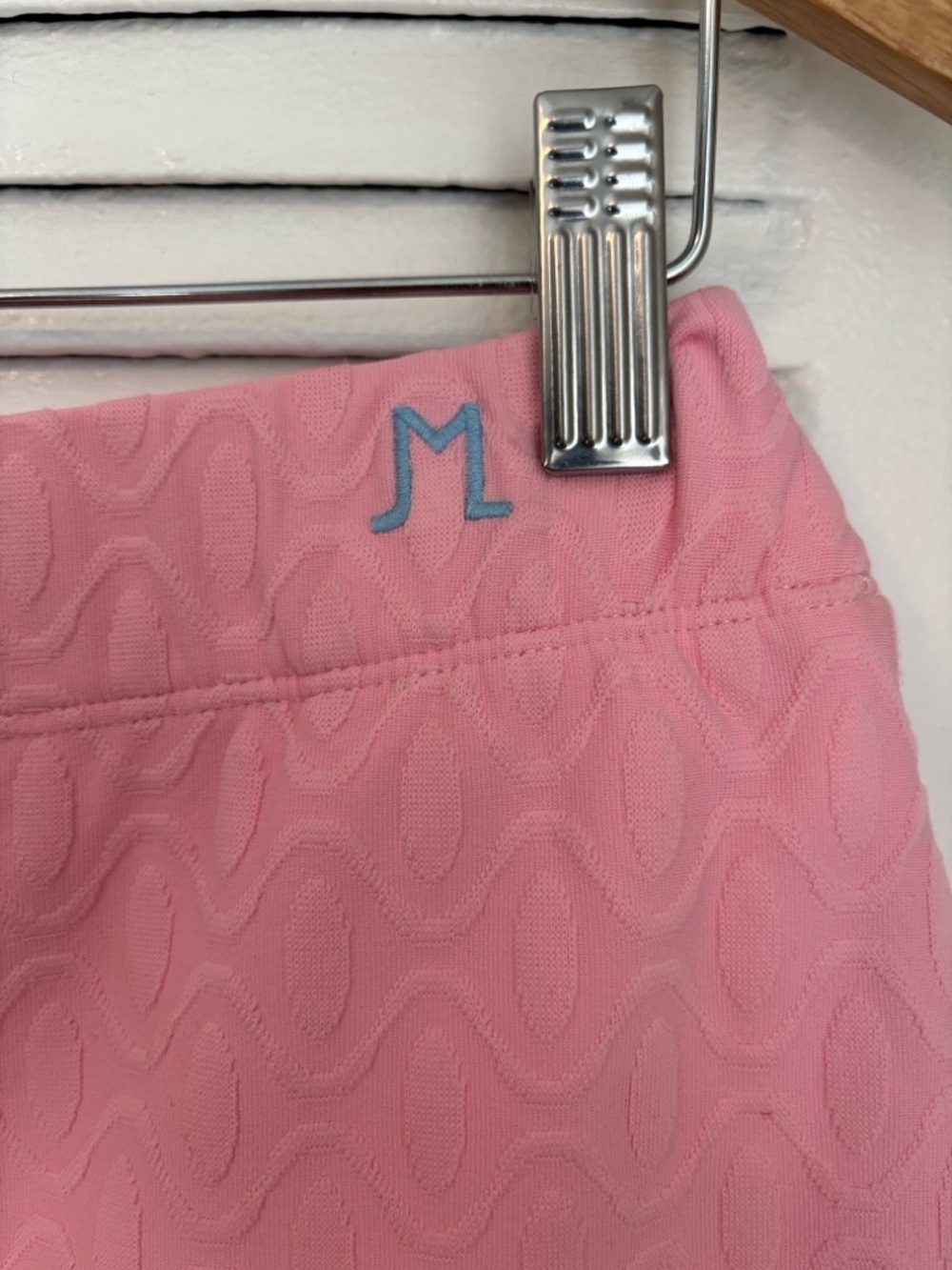 Two J. McLaughlin Pink and white Textured Ruffle Hem Skorts |
Size M | Feminine - Picture 5 of 14